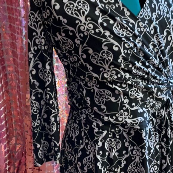 CHADWICKS size 12 dress with criss cross front, faux wrap skirt in black/white - Picture 8 of 13